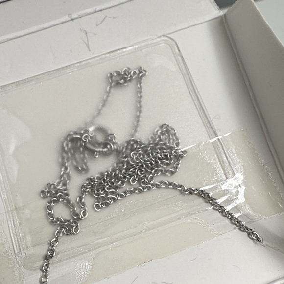 BELK Silverworks Sterling Silver & Cubic‎ Zirconia Necklace New in Box - Picture 4 of 4